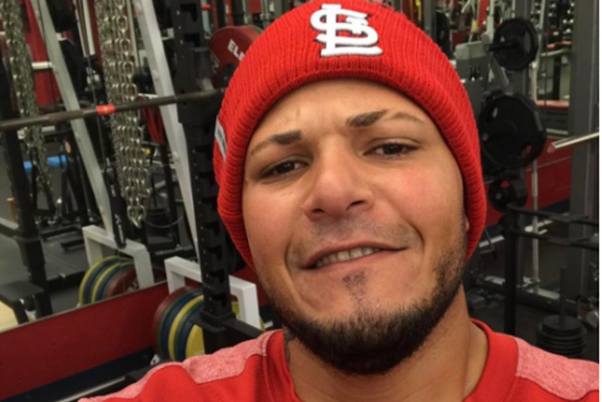 Yadier Molina Got Into A Sticky Situation