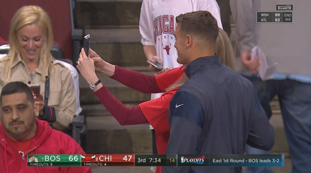 Bears Draft Pick Mitchell Trubisky BOOED By Chicago Bullies
