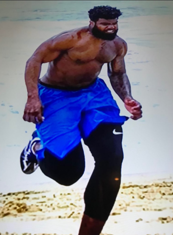 Ezekiel Elliott Training Like a Beast in Cabo During Suspension 