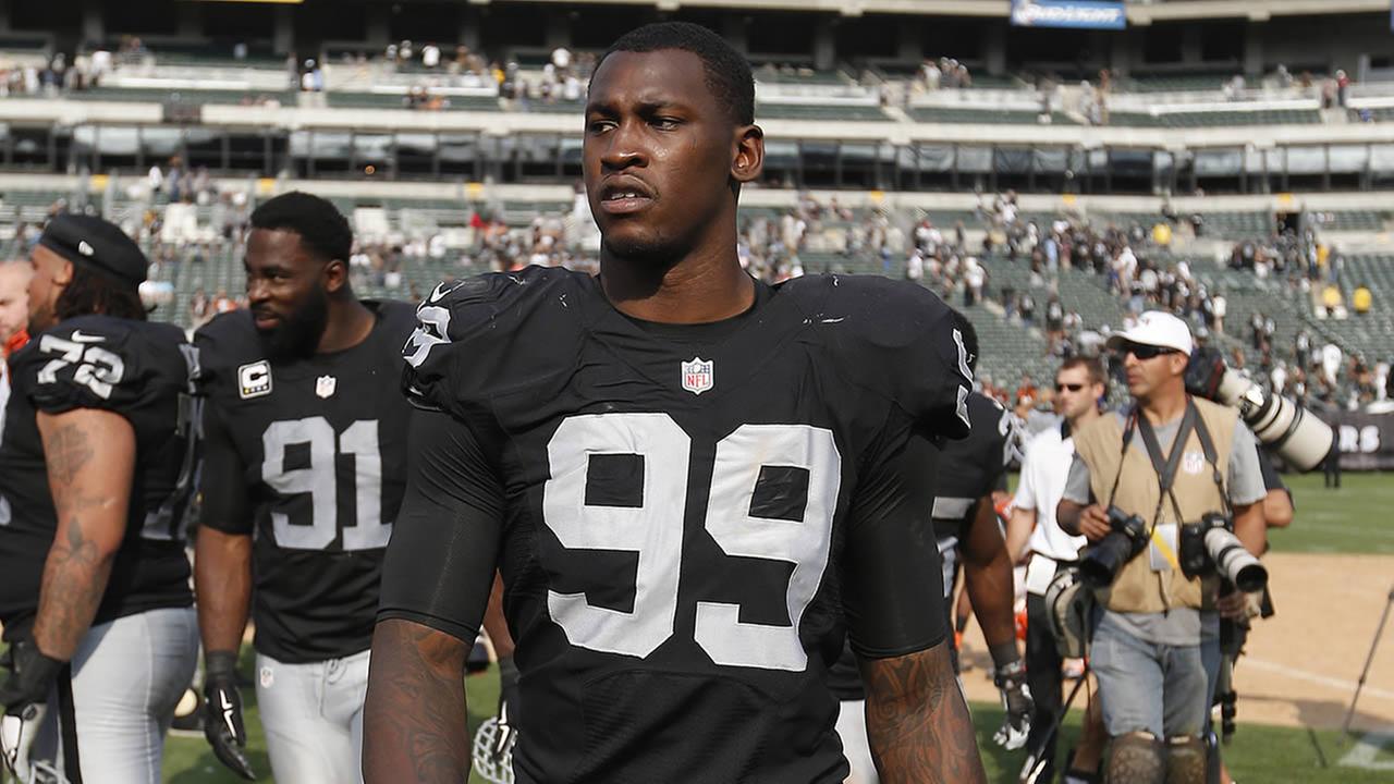 Aldon Smith Finalizes Deal With Raiders