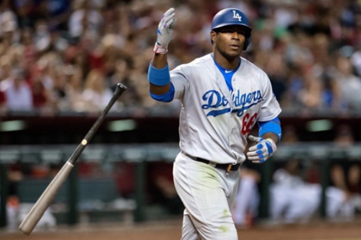 Yasiel Puig Gives Hecklers Double Middle-finger Salute