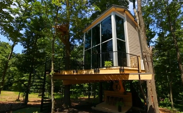 Antonio Brown Gets A City Skybox Treehouse Fit for a King