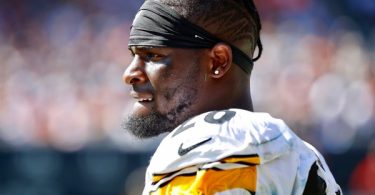 NFL: Le’Veon Bell Pulls No-Show; Orioles Debuts Braille Jerseys; Bears Acquire Khalil Mack