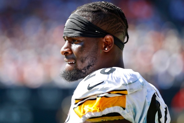 NFL: Le’Veon Bell Pulls No-Show; Orioles Debuts Braille Jerseys; Bears Acquire Khalil Mack