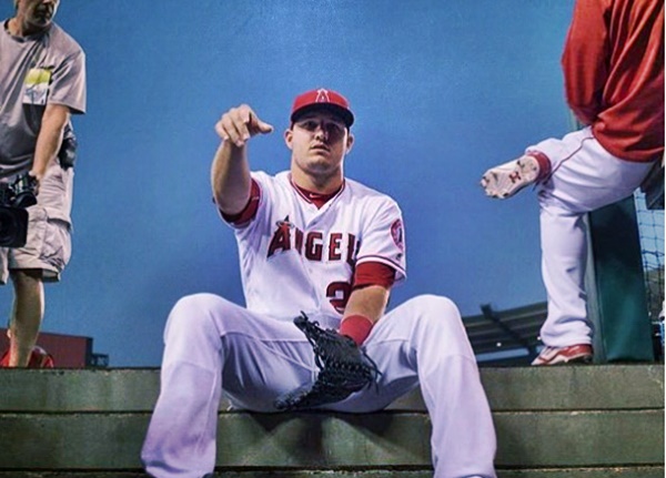 Angels Offering Mike Trout Contract Extension in Offseason