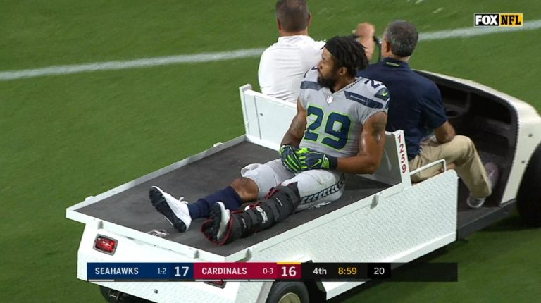 Earl Thomas Injures Leg + Le’Veon Bell There to Laugh