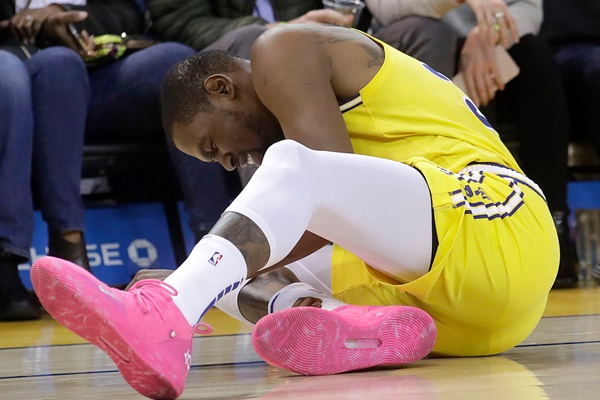 Kevin Durant Suffers Ankle Injury