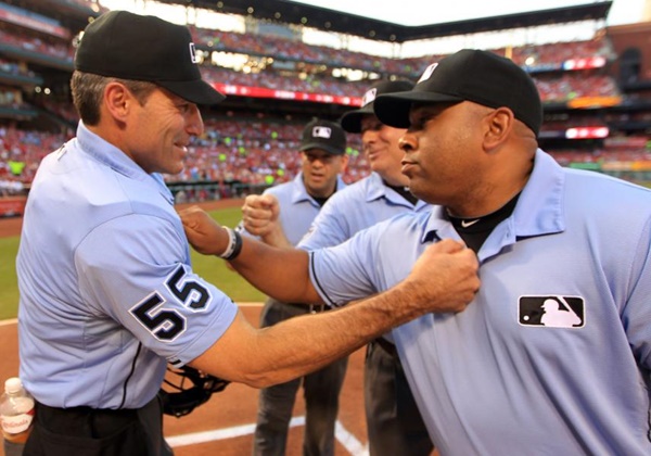 Umpire Angel Hernandez Allege MLB, Joe Torre Discriminate Against Minorities