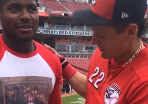 Yasiel Puig Spotted in Pirates Reds Benches-Clearing Brawl T-Shirt