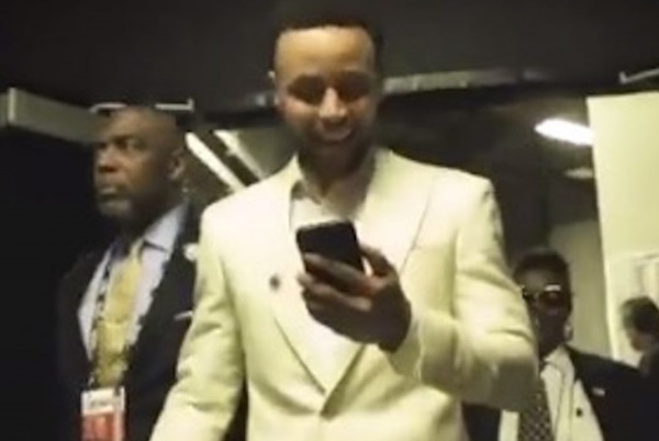 Warriors star Steph Curry Facetimes Drake