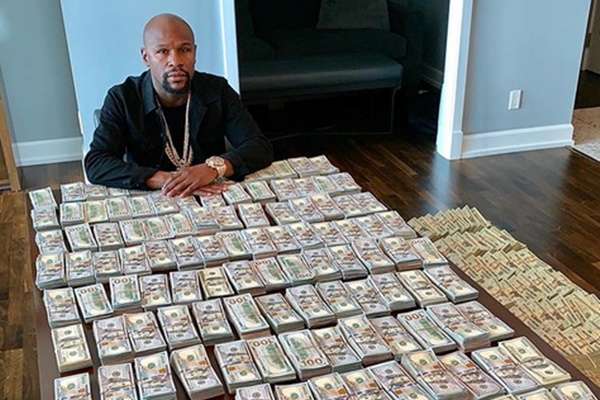 Floyd Mayweather CLAPS BACK at Haters