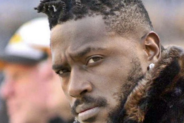 Antonio Brown Officially A Diva with Raiders