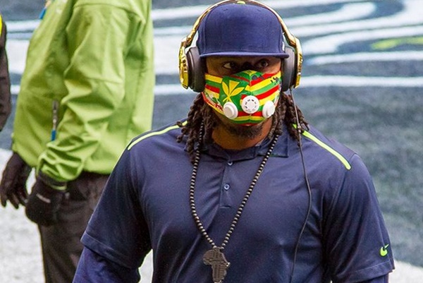Marshawn Lynch Calmly Confronts Mom Who Called Him N---er