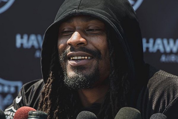 Marshawn Lynch Calmly Confronts Mom Who Called Him N---er