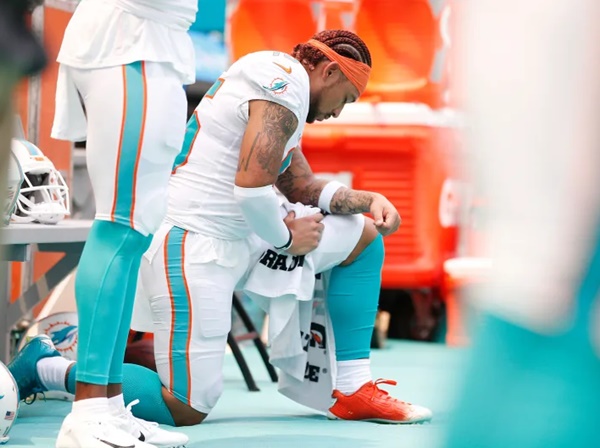 Dolphins Receiver Albert Wilson Sidelined by Hamstring Injury