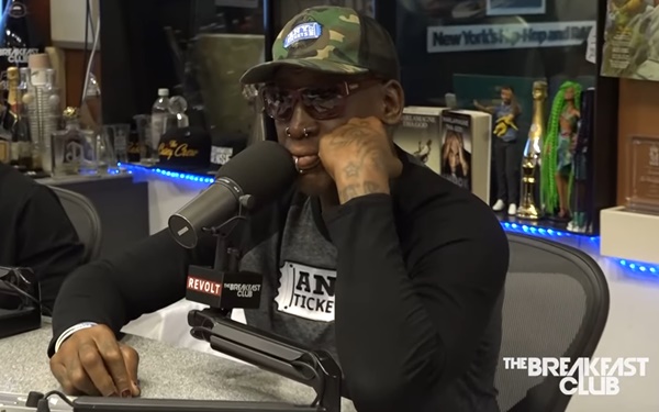 Dennis Rodman: Nobody Ever Asked How Magic Contracted HIV