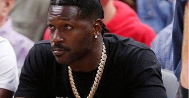 Antonio Brown FIRES BACK At Fan Over Criticism