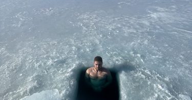JJ Watt is FROZEN in Outdoor Ice Bath with Brothers