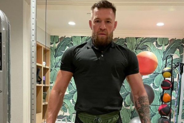 Conor McGregor Says Leg Rehab 3 Weeks Ahead of Schedule