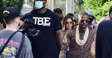 Mayweather's Bodyguard Under Investigation For Battery