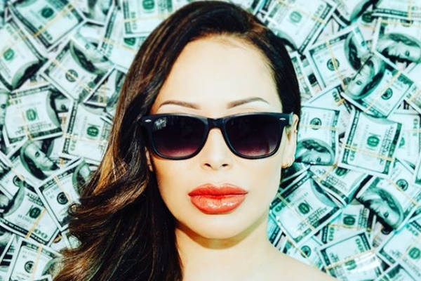 Stripper Skylar Mills Selling Intimate Relations Video With Terrell Owens