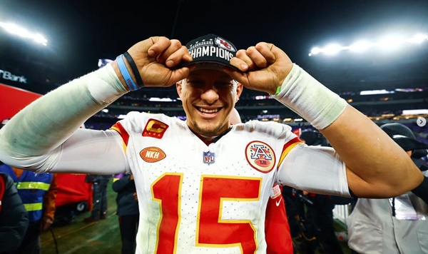 Chiefs QB Patrick Mahomes Speaks On His Father’s Felony Arrest
